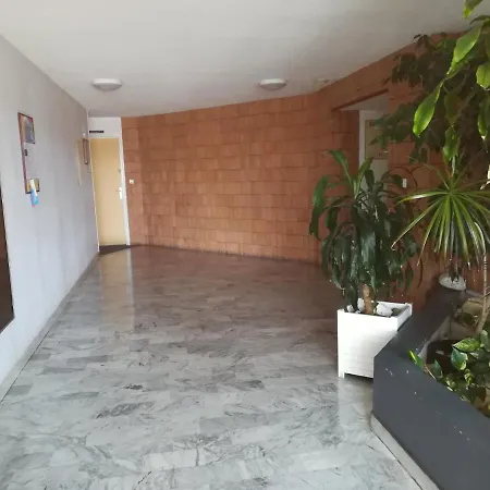 Vue Port Avec Parking Prive, Piscine, Parc, Boulodrome * Agde