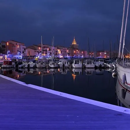 Apartmán Vue Port Avec Parking Prive, Piscine, Parc, Boulodrome *