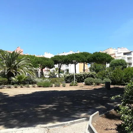 Vue Port Avec Parking Prive, Piscine, Parc, Boulodrome * Agde
