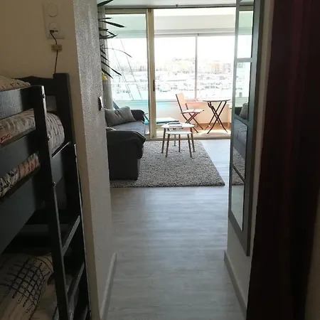 아파트 Vue Port Avec Parking Prive, Piscine, Parc, Boulodrome