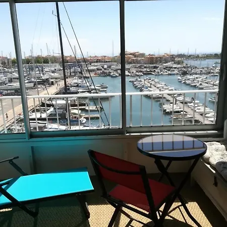 Vue Port Avec Parking Prive, Piscine, Parc, Boulodrome Daire *